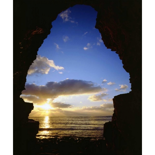 CA, San Diego,  Sunset Cliffs, Sunset thru a cave